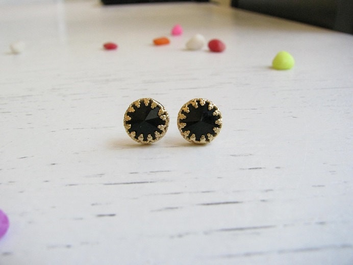 Schwarz Ohrstecker Jet Gold Silber Onyx Swarovski Kristall von MoonliDesigns