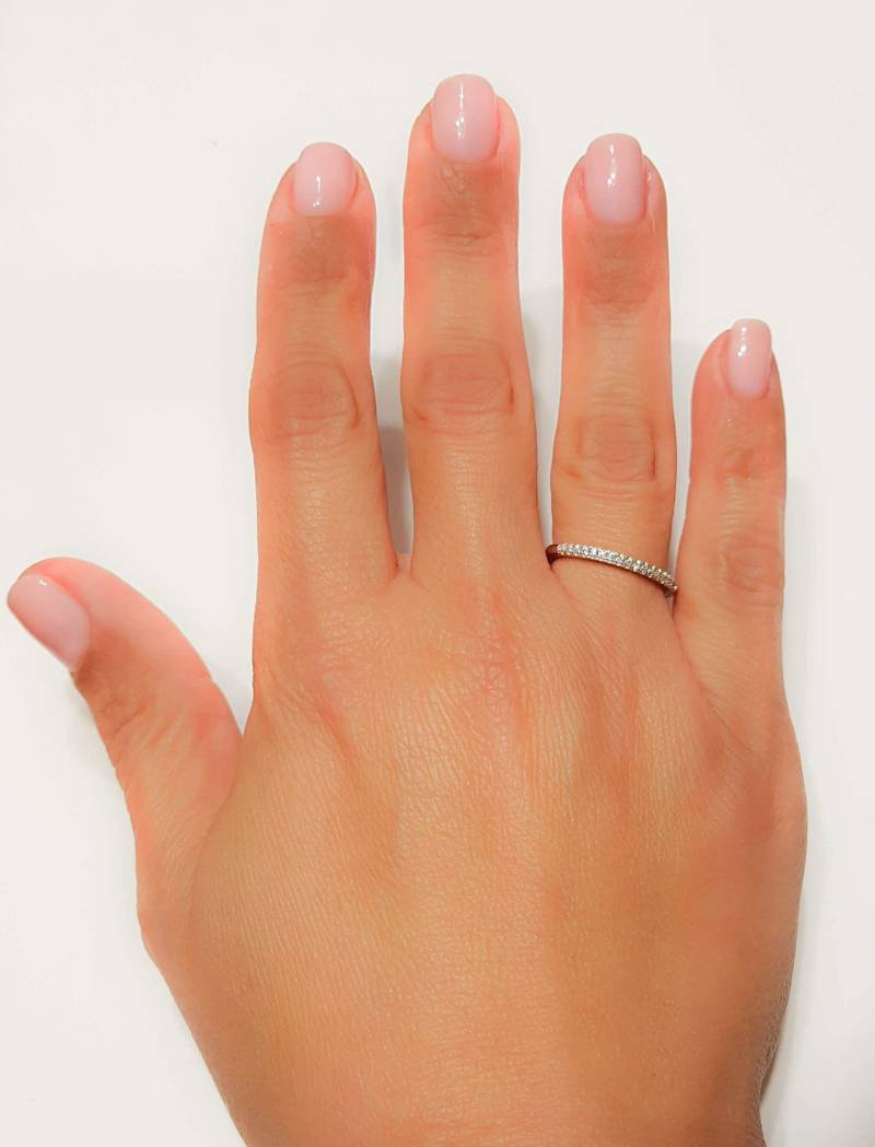 Dünne Mikro Pave Diamant Band Ewigkeit Sterling Silber 925 Verlobung Halbrund Stapel Klar Cz von MoonliSilverDesigns