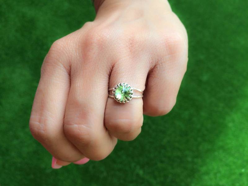 Peridot Ring, Grün Schmuck, Sterling Silber 925 August Geburtsstein von MoonliSilverDesigns