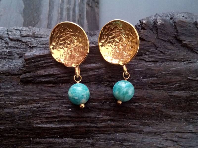 Gold Ohrringe Mit Türkisfarbenen Steinen Gold Ohrringe Mit Türkisfarbenen Steinen von MoonlightJewelArt