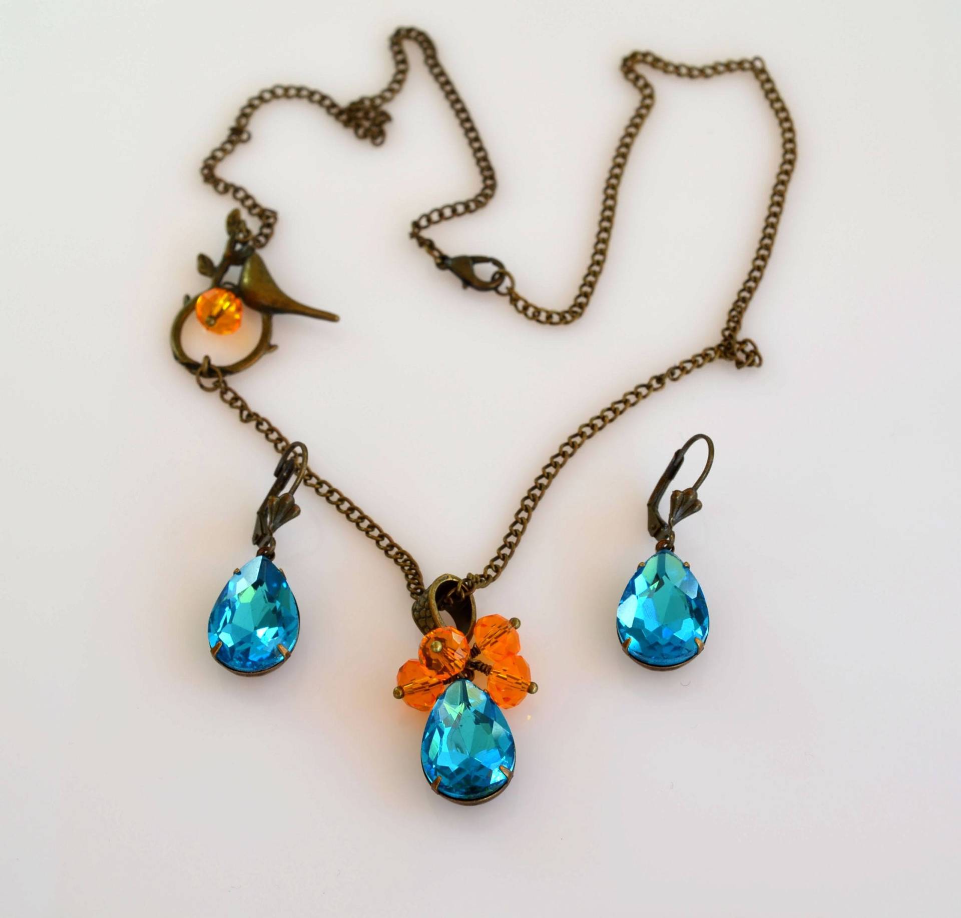 Blaue Kristall Halskette, Blaue Ohrringe, Strass Teardrop Anhänger, Rh 40 Blaue Kristall Halskette, Blaue Ohrringe, Strass Teardrop Anhänger, Rh 40 von MoonlightSprite