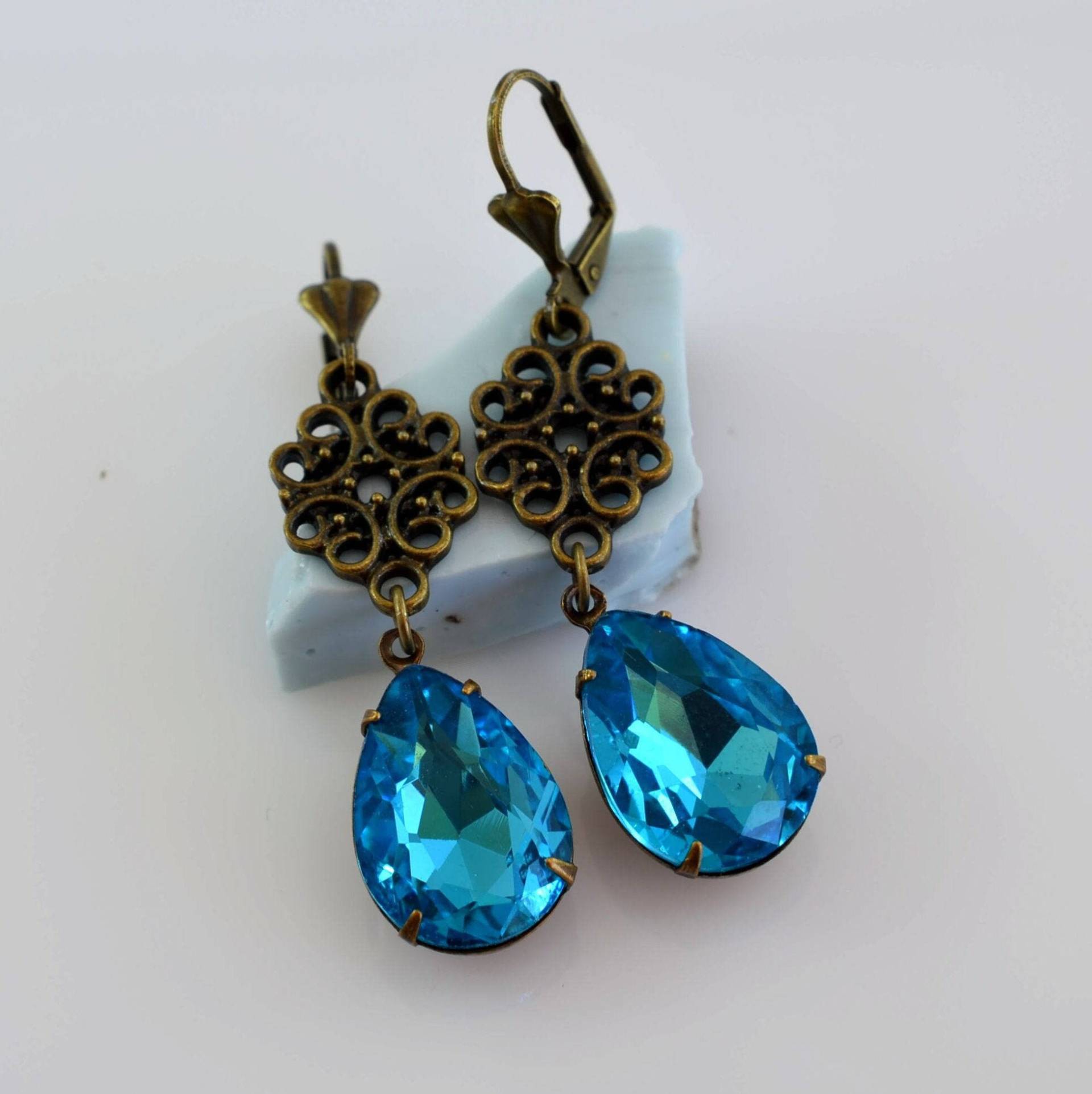 Blaue Strass Ohrringe, Blaue Teardrop Antike Bronze Kristall Vintage-Stil-Ohrringe, Rh 18 Blaue Strass Ohrringe, Blaue Teardrop Antike Bronze Kristall Vintage-Stil-Ohrringe, Rh 18 von MoonlightSprite