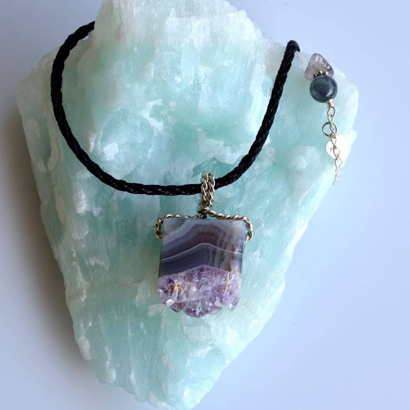 Druzy Anhänger, Amethyst Edelstein Halskette, Halbedelstein Kordel Ooak 312 von MoonlightSprite