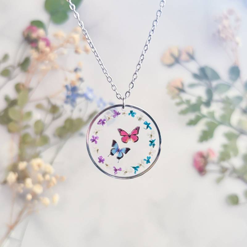 Schmetterling Halskette Mit Echten Blumen Für Frauen, Handgemachte Garten-Liebhaber-Geburtstags-Geschenke Sie von MoonlitRoseJewellery