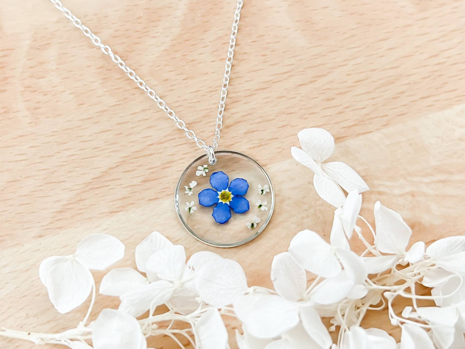 Vergissmeinnicht Echte Blume Halskette Für Frauen, Blau Handgemachtes Blumenschmuck Geschenk Sie, Brautjungfer Gunst Erinnerungskette von MoonlitRoseJewellery