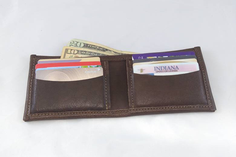 Braunes Leder Deluxe Bifold Geldbörse von MoonshineLeatherCo