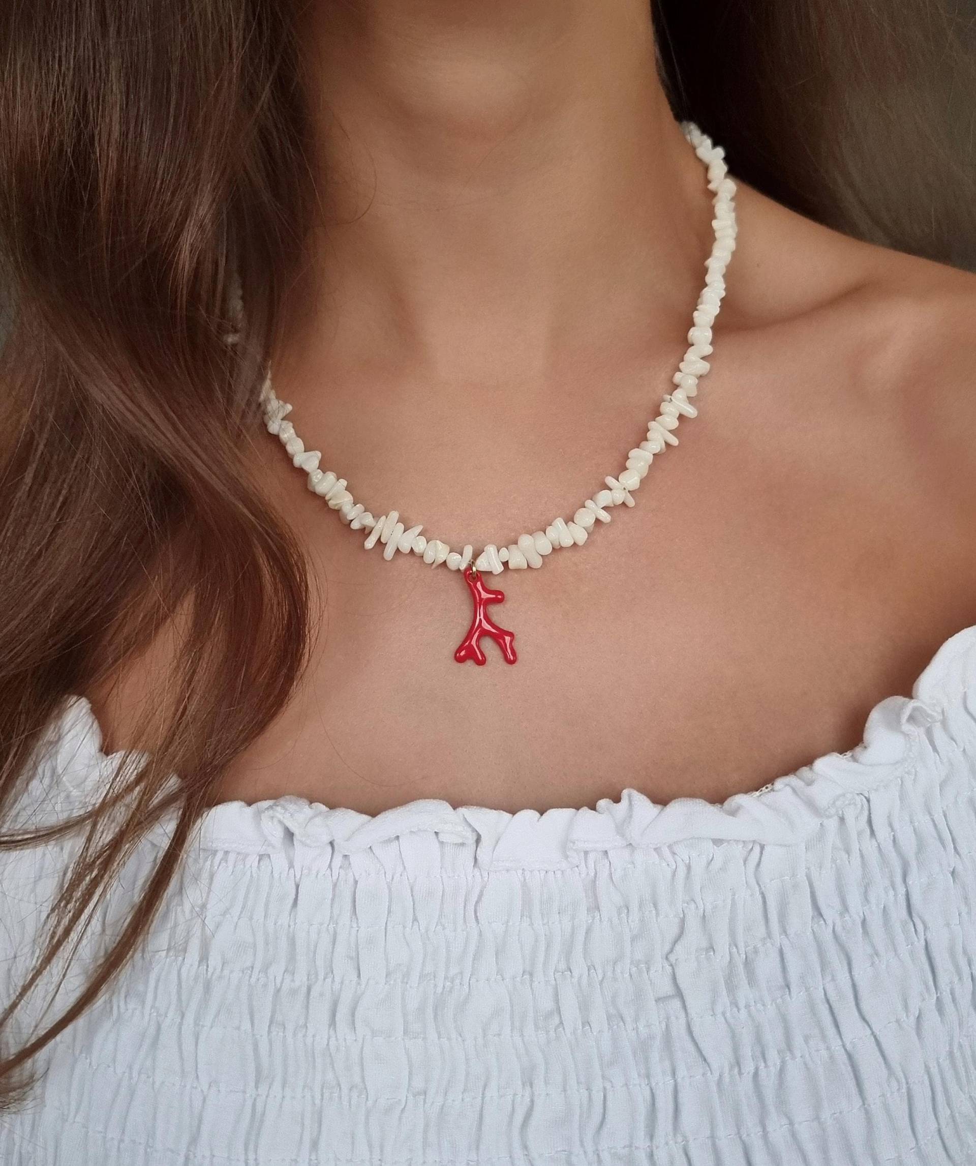 Halskette Korallen Cremeweiß & Rot Edelstahl Verschluss Beachstyle Sommerlich Halskette Korallen Cremeweiß & Rot Edelstahl Verschluss Beachstyle Sommerlich von MoonshinejewelleryDE