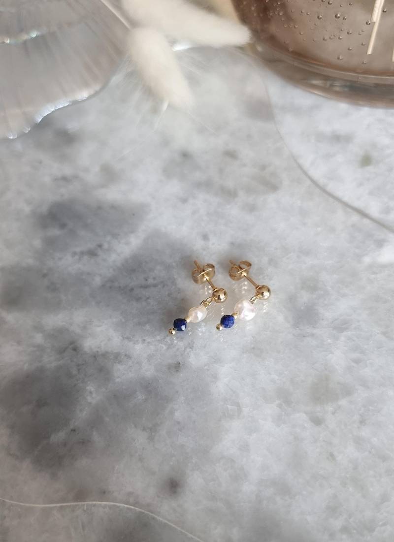 Ohrstecker Halbedelstein Lapislazuli & Süßwasserperle Edelstahl Ohrstecker Halbedelstein Lapislazuli & Süßwasserperle Edelstahl von MoonshinejewelleryDE
