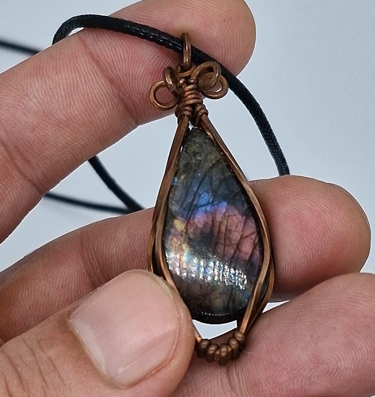 Labradorit Kupfer Gewickelt Anhänger Handgemachte Patina Edelstein Labradorit Kupfer Gewickelt Anhänger Handgemachte Patina Edelstein von MoonsideInn