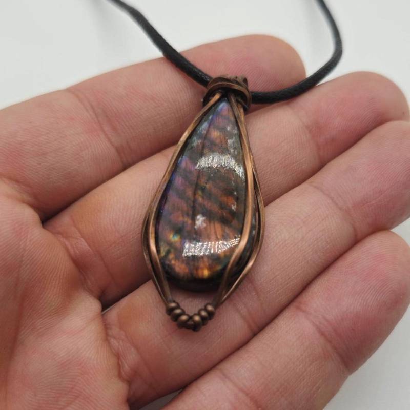 Labradorit Kupfer Gewickelt Anhänger Handgemachte Patina Edelstein Labradorit Kupfer Gewickelt Anhänger Handgemachte Patina Edelstein von MoonsideInn