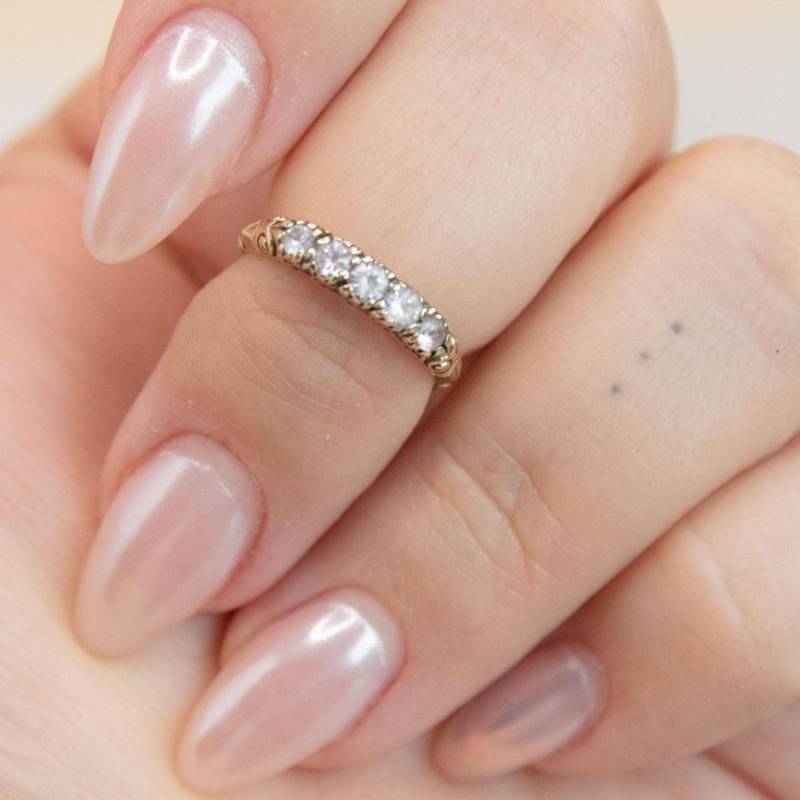 Antique 8K Gold Victorian Ring With Five White Stones | Size 48 Delicate Engraved Band Vintage Heirloom Jewelry Verlobungsring von Moonspiritcards