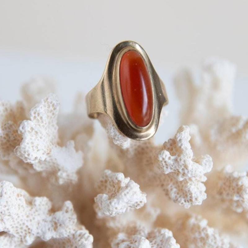 Vintage Carnelian Gold Ring 60S | Oval Cabochon Retro 8K Yellow Statement Boho Protective Gemstone Plus Size Friendly Vintage Carnelian Gold Ring 60S | Oval Cabochon Retro 8K Yellow Statement Boho Protective Gemstone Plus Size Friendly von Moonspiritcards