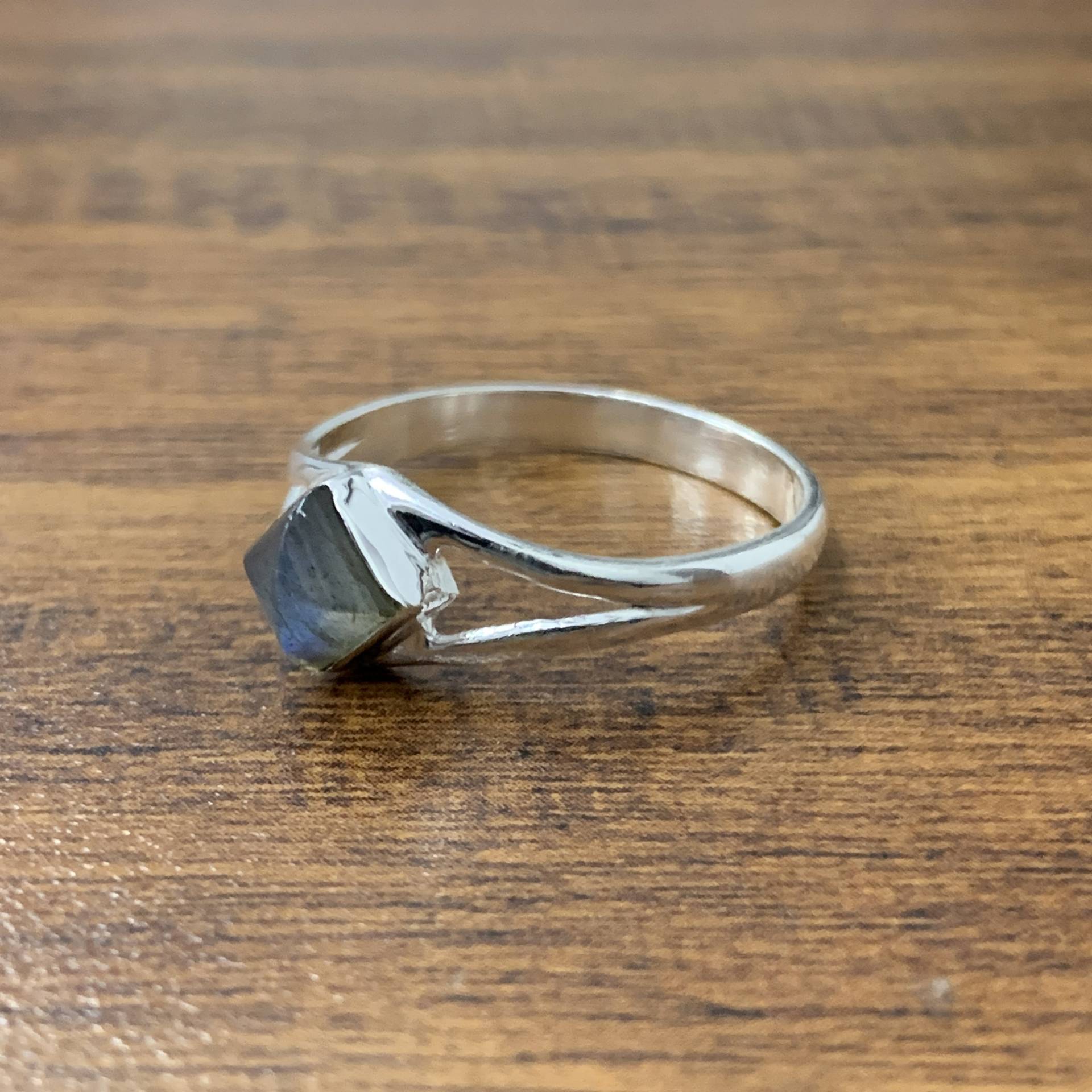 Labradorit Ring, 925 Sterling Silber, Schlichte Zierliche Beste Ring Für Geschenk, Handgemachte Verlobungsring, Geschenk Frauen von Moonstoneringstore