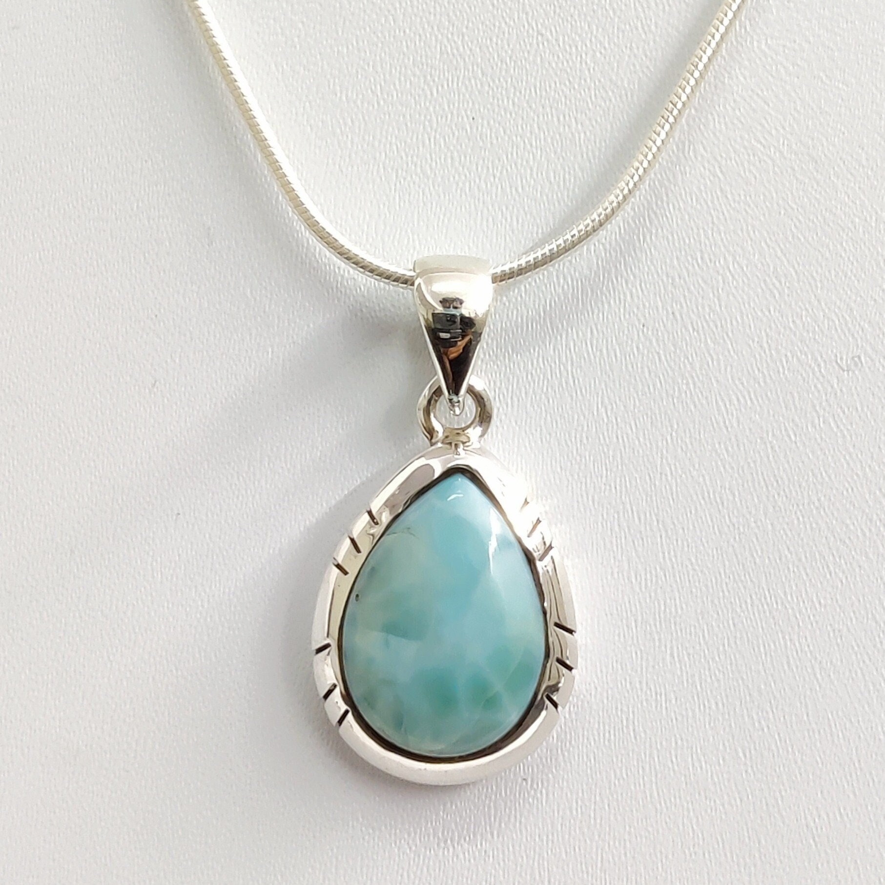 Larimar Anhänger 925 Sterling Silber Edelstein Geschenk Für Sie Minimalist Schmuck Halloween Cyber Sale 2023 von Moonstoneringstore