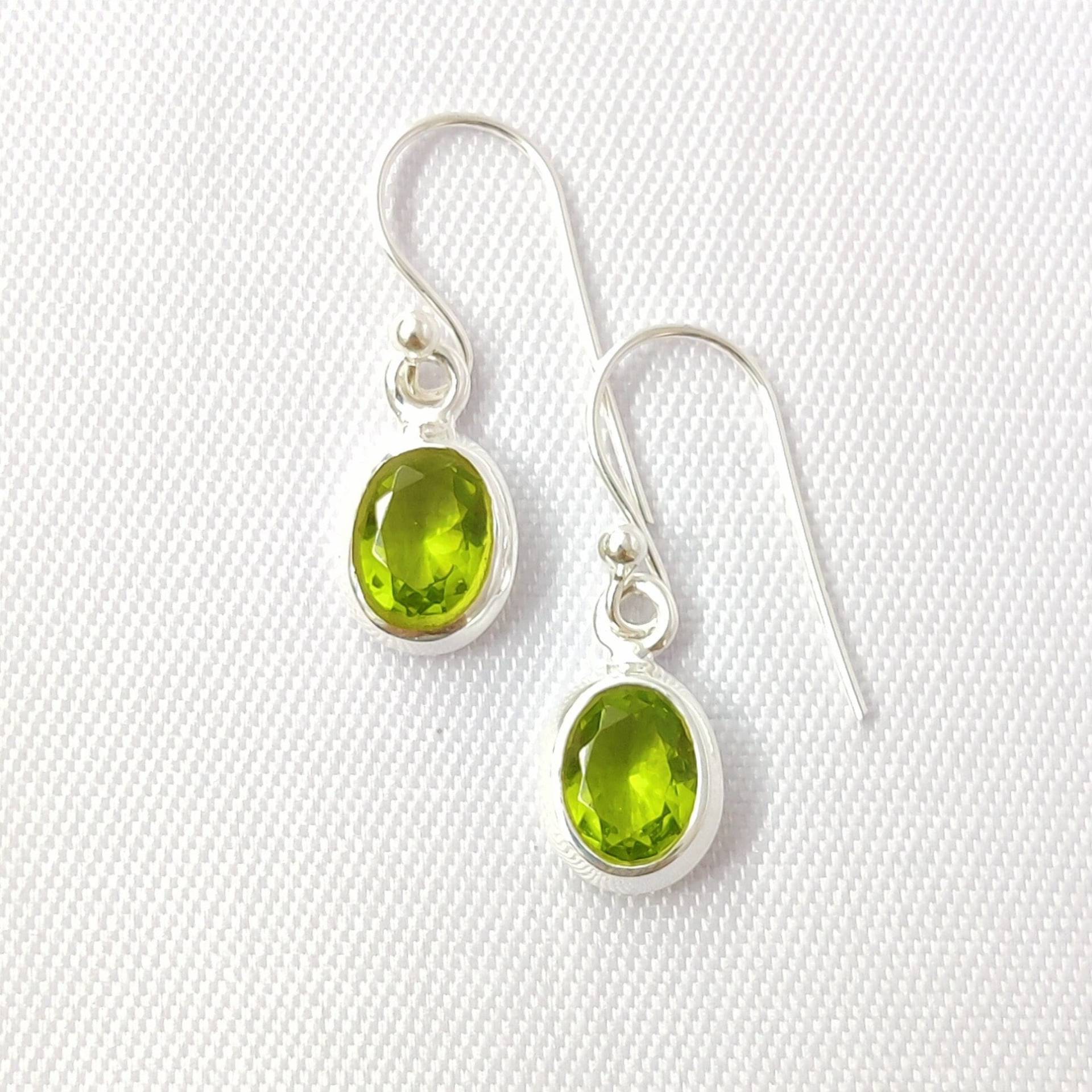 Peridot Ohrring-925 Sterling Silber-Zierliche Ohrring-Frauen Ohrring-Handmade Ohrring-Bester Ohrring Für Geschenk-Exklusive Ohrring-Statement von Moonstoneringstore