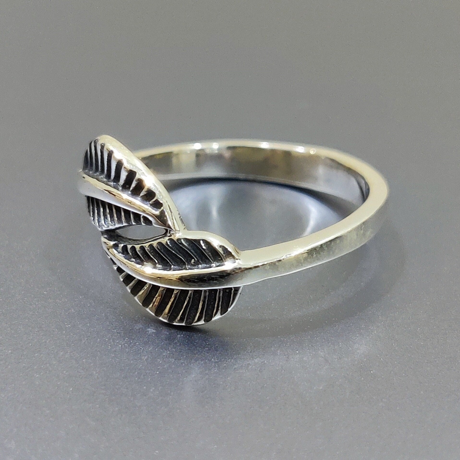 Schlichter 925Er Sterling Silber Blattring, Handgemachter Ring, Stapelbare Daumenringe, Verstellbare Ringe Für Alle Größen, Geschenk Zum Valentinstag von Moonstoneringstore