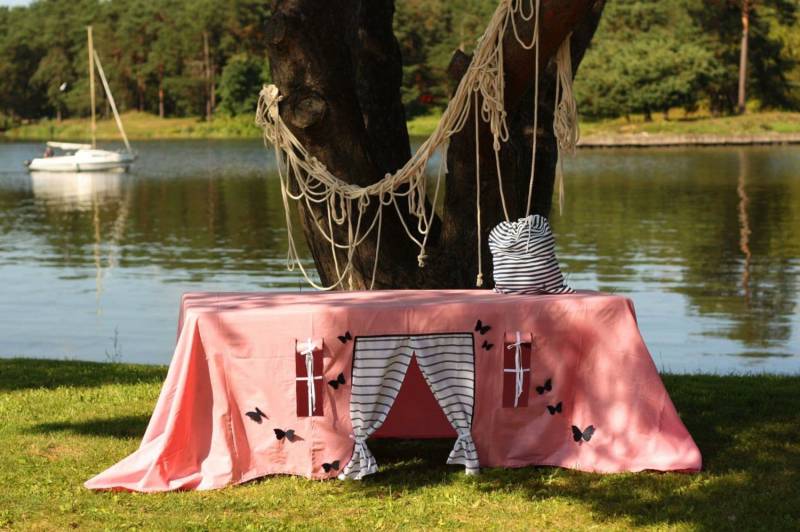 Mädchen Spielhaus, Spielzeug Baby, Spielzelt, Kinderzelt, Spielhaus Für Mädchen, Tischdecke Waldorf Spielzeug, Kartentisch Spielzelt von MoontasticStudio