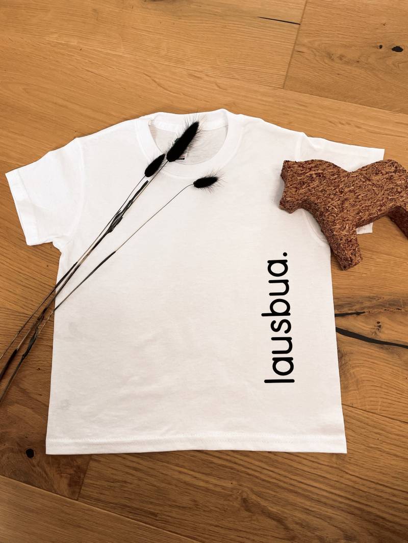 Plott Bügelbild "Lausbua." Bayrisch Plott Bügelbild "Lausbua." Bayrisch von MoosPlotter