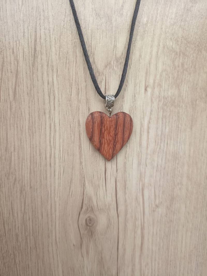 Zebrano Herz Anhänger Aus Holz von MoreWoodMore