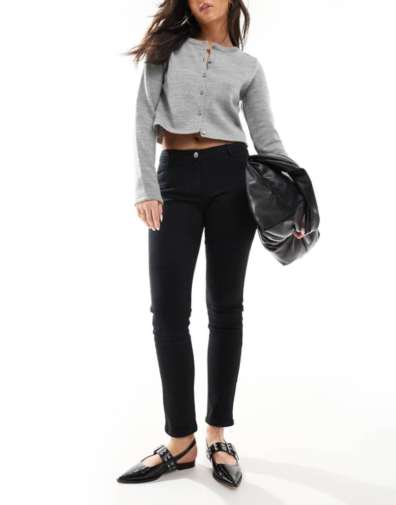 Morgan - Eng geschnittene Jeans in Schwarz mit tiefer Taille von Morgan