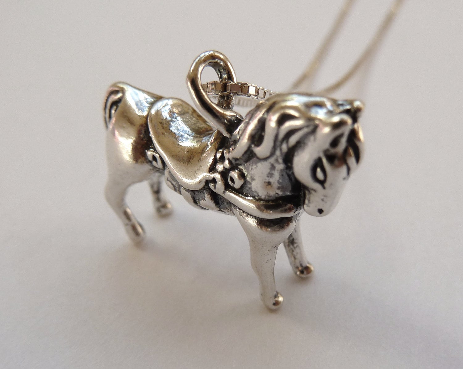 sterling Silber Pferd Mit Sattel Halskette-Handgemacht-Reiter-Pferdeliebhaber-Geschenk von MorganFischerJewelry