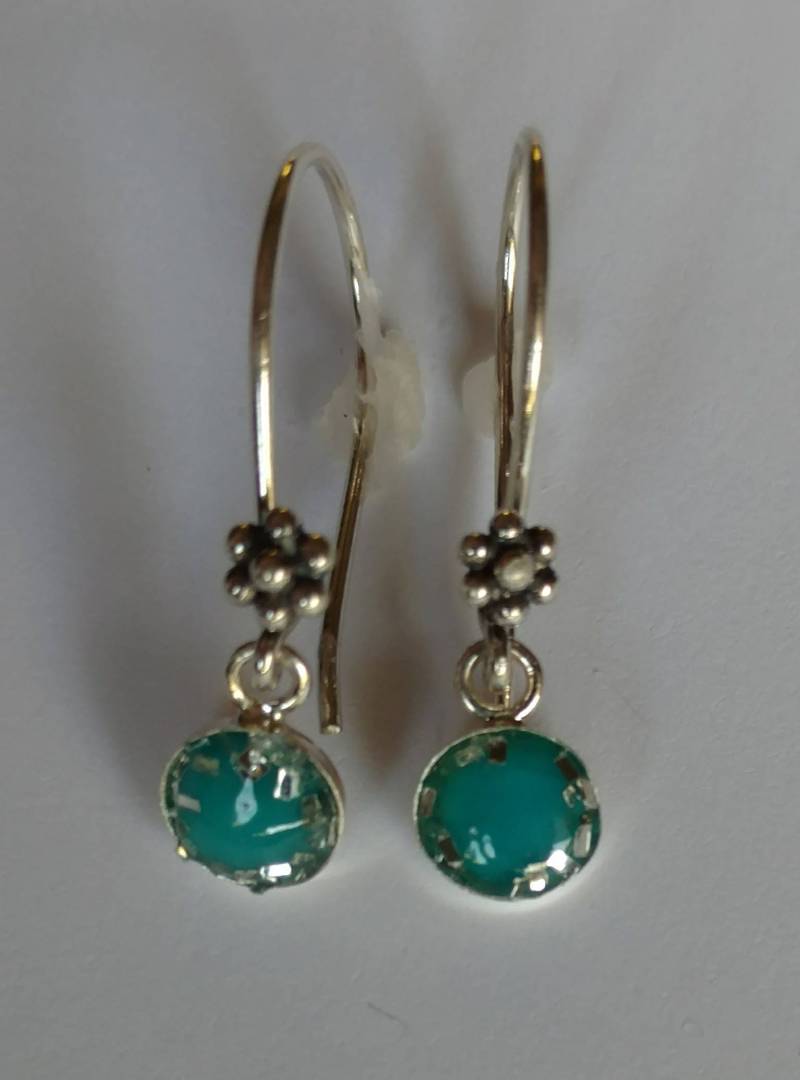 sterling Silber Türkis Ohrringe Blume Französisch Ohrhaken-Handarbeit-Zart - 10mm Lünette-Harz-Einzigartig-Zierlich von MorganFischerJewelry