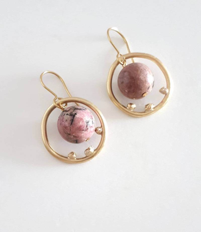 Ringe Und Ohrringe Aus Drei Tiny Nuggets Mit Rhodonit Ringe Und Ohrringe Aus Drei Tiny Nuggets Mit Rhodonit von MorningRainJewellery