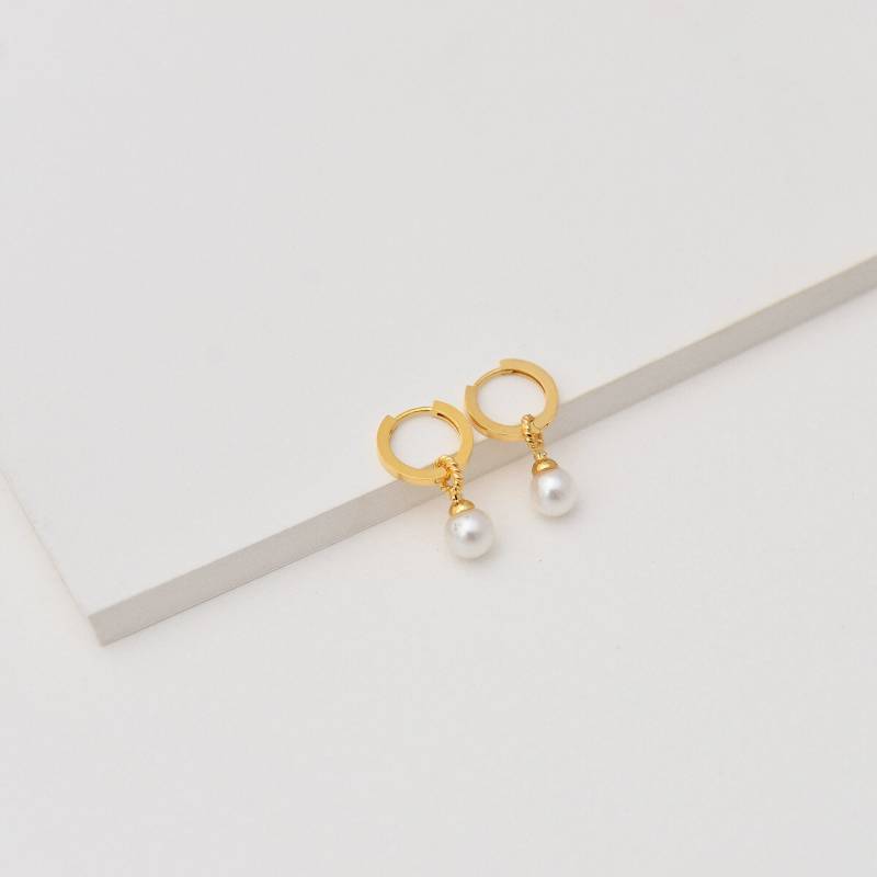 Perlen Huggie Ohrringe Austauschbare Mit Brautjungfer Geschenk Für Sie Hochzeitsschmuck 270 von MoruStudio