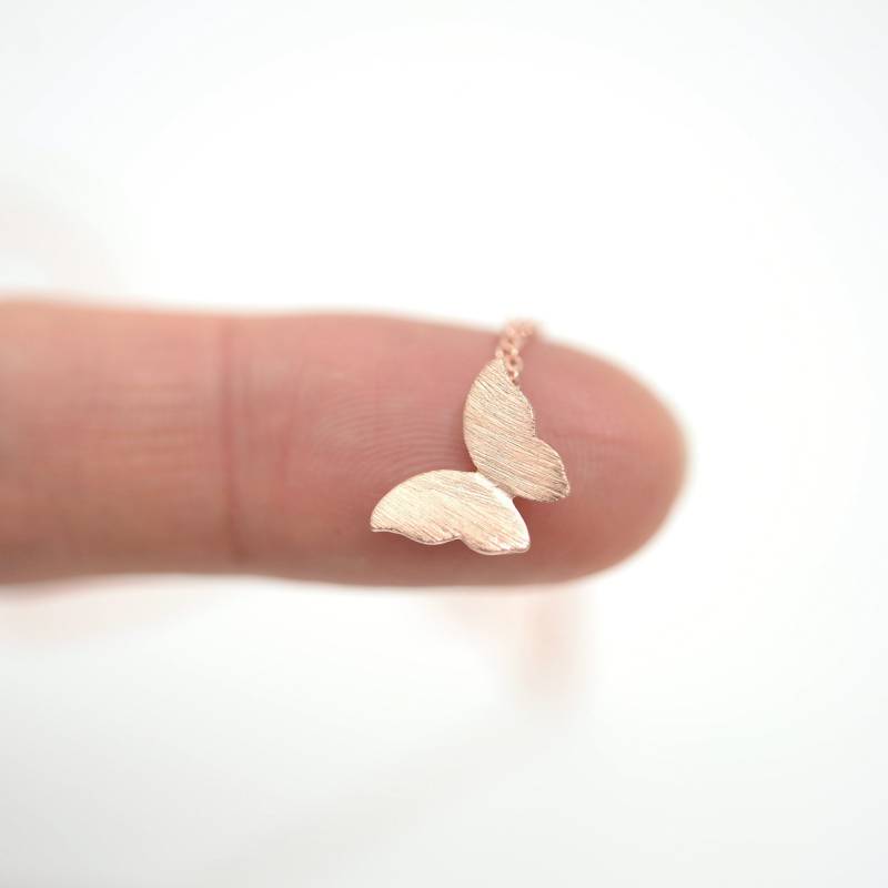 Zierliche Schmetterling Halskette Mit Anfangsblatt/Gold Für Kinder, Oma Mutter Geschenk, Anfang Halskette, Brautjungfer 201 von MoruStudio