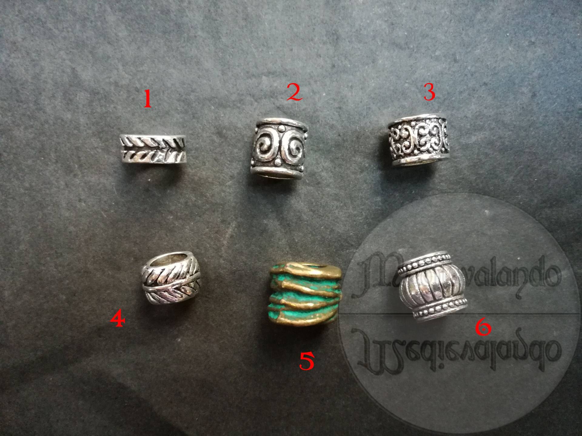 Set Aus 2 Perlen Für Bärte, Haare, Zöpfe, Dreadlocks Set Aus 2 Perlen Für Bärte, Haare, Zöpfe, Dreadlocks von MorvenLab