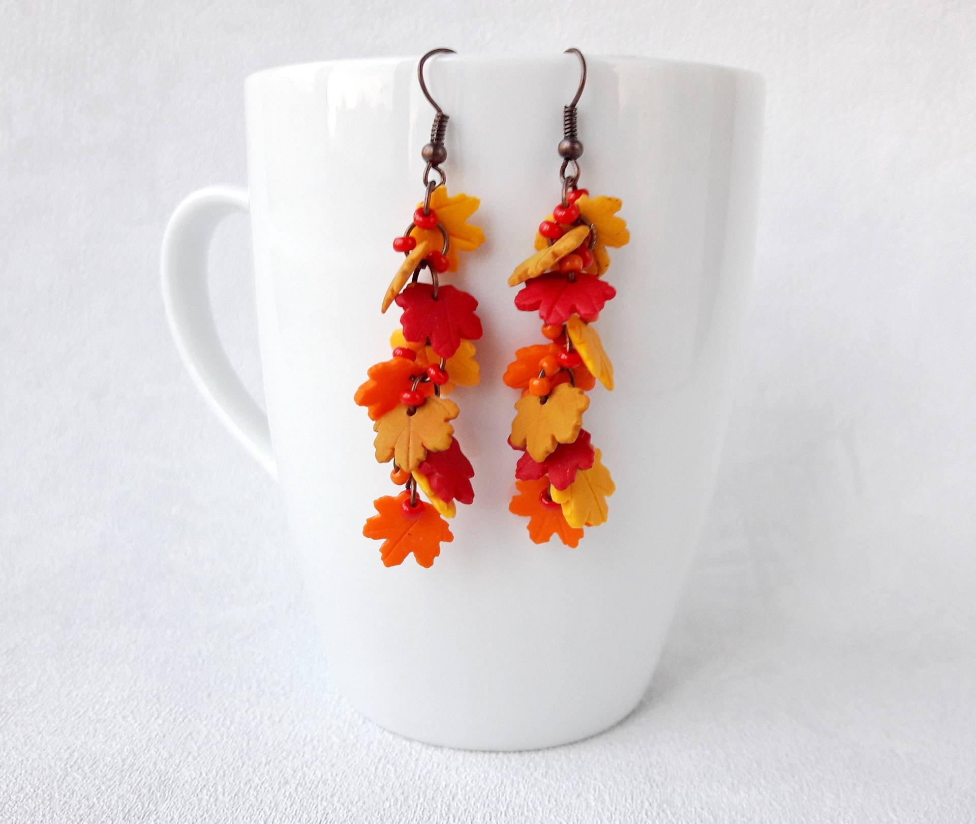 Herbstlaub Schmuck Herbst Blatt Ohrringe Baumeln Orange Ahorn Kanada Rot Ohrhänger Klein Urlaub Geschenk Polymer Ton von MosaicArtJewelery