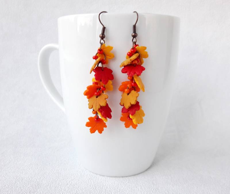 Herbstlaub Schmuck Herbst Blatt Ohrringe Baumeln Orange Ahorn Kanada Rot Ohrhänger Klein Urlaub Geschenk Polymer Ton von MosaicArtJewelery