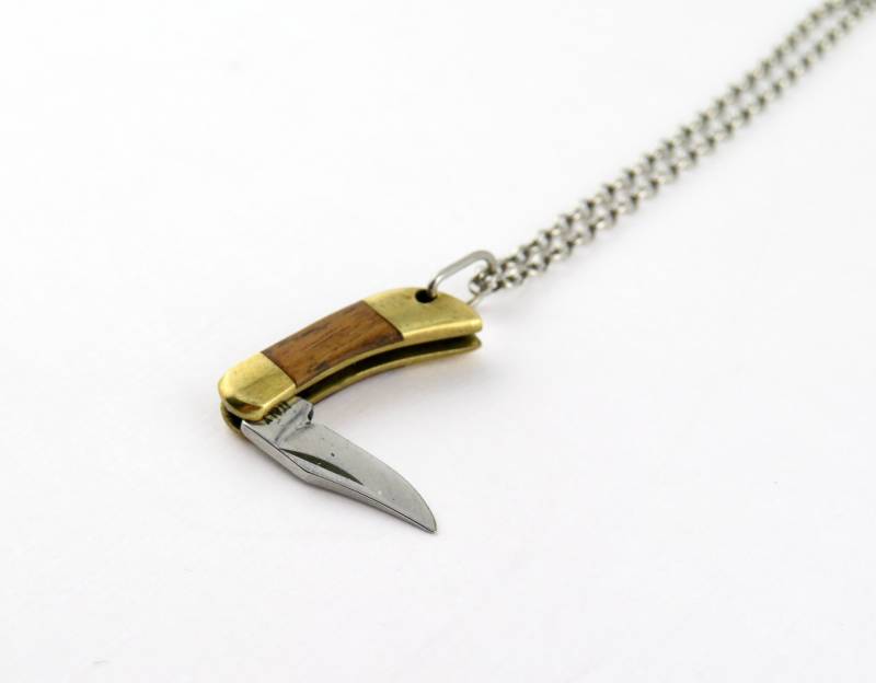 Kleines Messer Halskette | Mini Anhänger Kleine Gold-Messer-Halskette Taschenmesser Messing Walnuss Holz von MosaicSunStudio