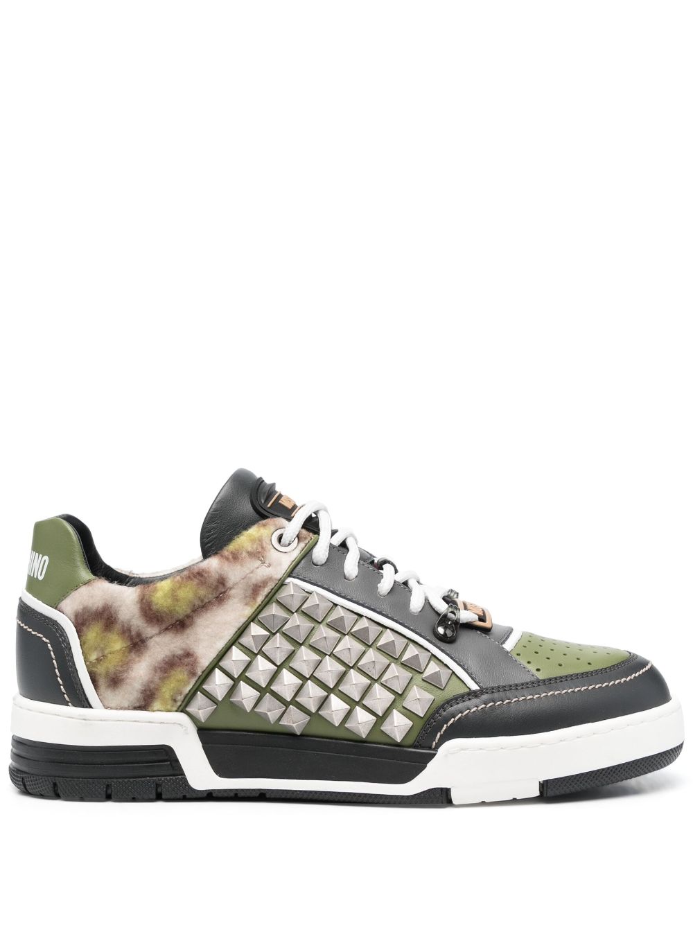 Moschino Sneakers mit Nieten - Grau von Moschino