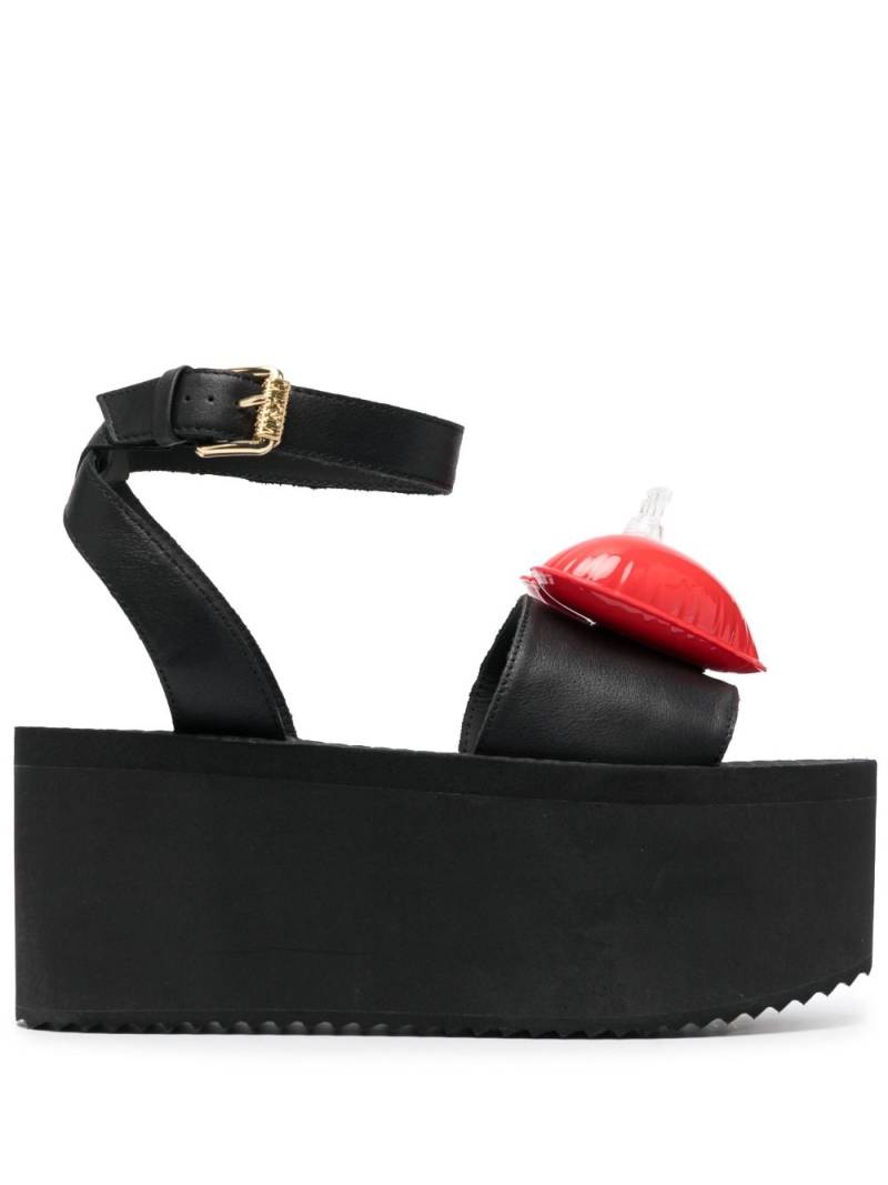 Moschino Plateau-Sandalen mit Herz - Schwarz von Moschino