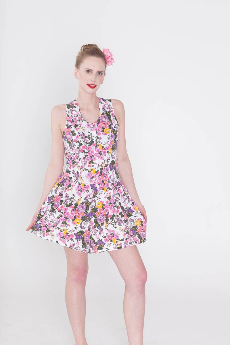 90Er Jahre Y2K Floral Print Strampler - Helle Rosa Blumen Ein Stück Spielanzug Drop Waist Shorts Ärmellos Größe M von MoshCloth
