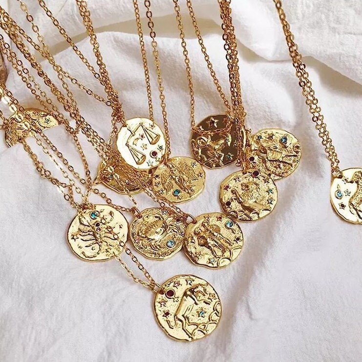 18K Gold Plated Horoskop Anhänger Halskette Mit Halbedelsteinen | Sternzeichen von MostCoveted