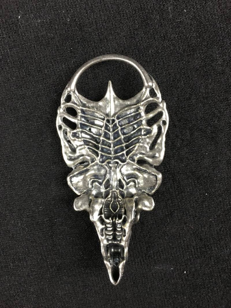 Queen Alien Skull Anhänger | Klein. Versand Innerhalb Der Usa/International Queen Alien Skull Anhänger | Klein. Versand Innerhalb Der Usa/International von MostlyFantasy