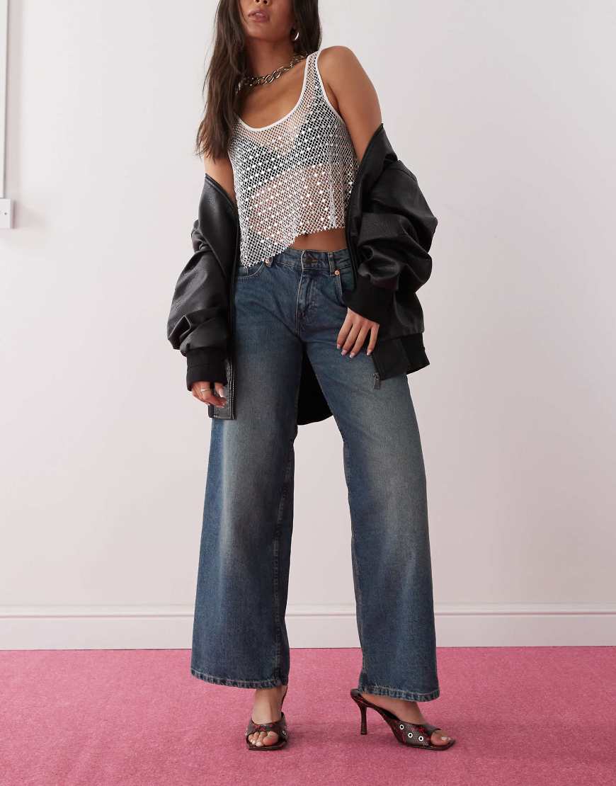 Motel - Jeans in hellem Blau mit sehr weitem, geräumigem Schnitt und niedrigem Bund von Motel