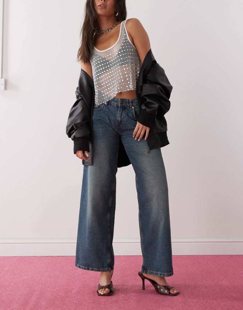 Motel - Jeans in hellem Blau mit sehr weitem, geräumigem Schnitt und niedrigem Bund von Motel