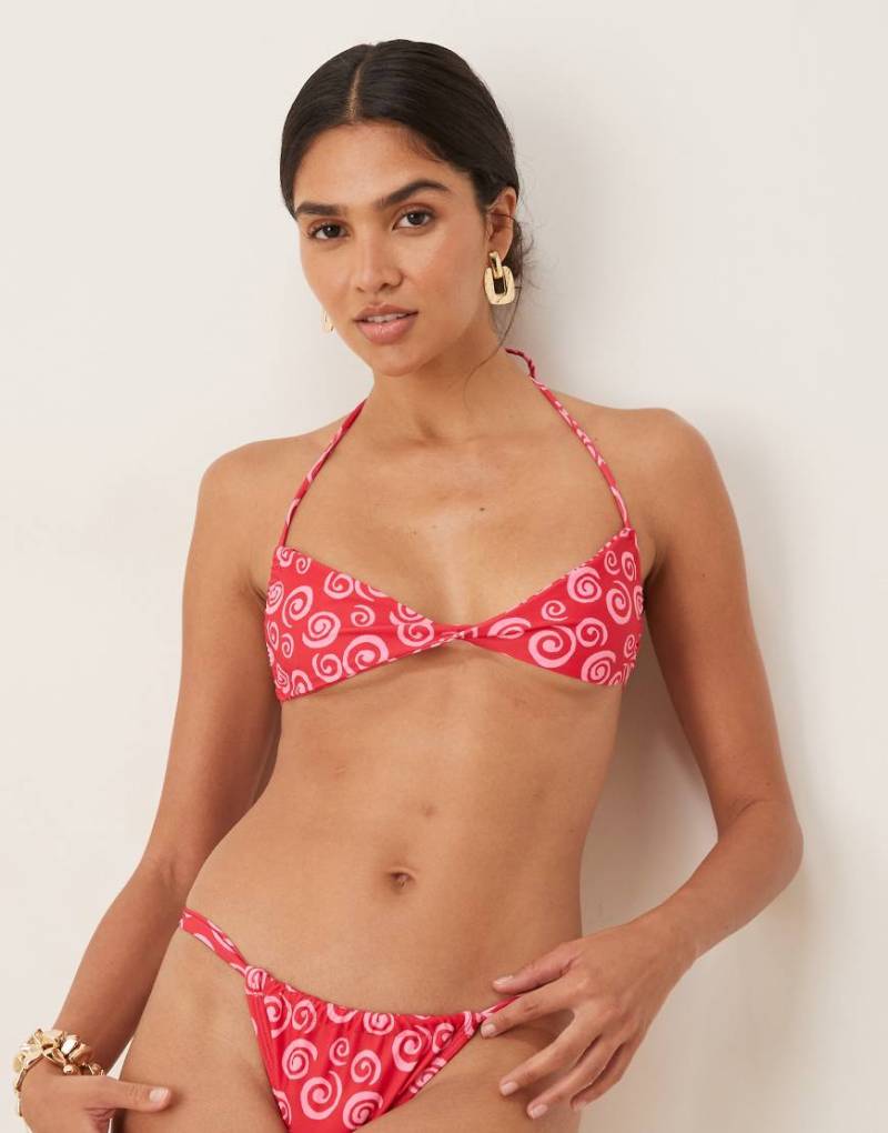 Motel - Laufey - Bikini-Oberteil in Rosa mit Wirbelprint von Motel