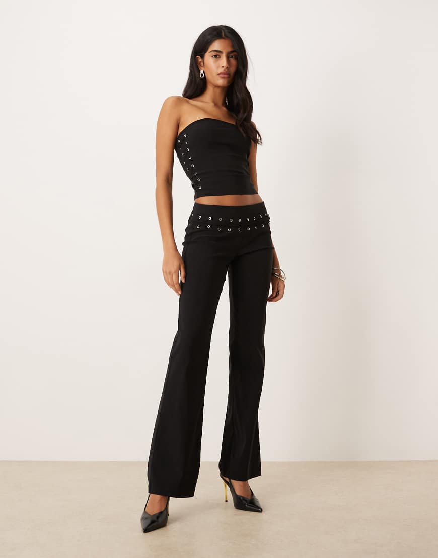 Motel - Lirina - Elegante Hose in Schwarz mit Schnürung von Motel