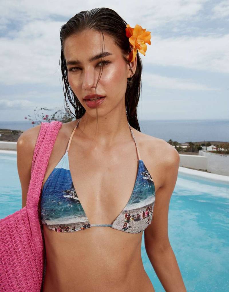 Motel - Pami - Bikinioberteil in Blau mit Côte-d'Azur-Print-Bunt von Motel