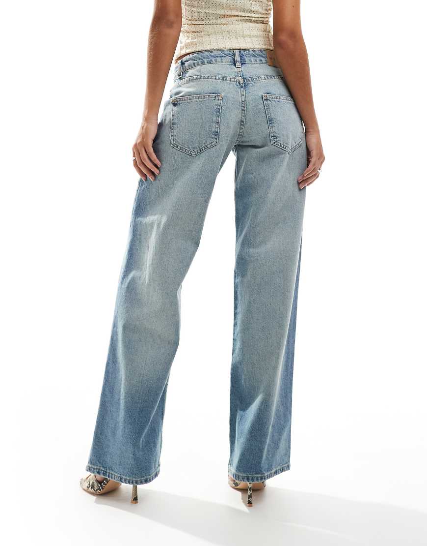 Motel - Parallel - Jeans in gebleichtem Vintage-Blau mit niedrigem Bund und geradem Schnitt von Motel