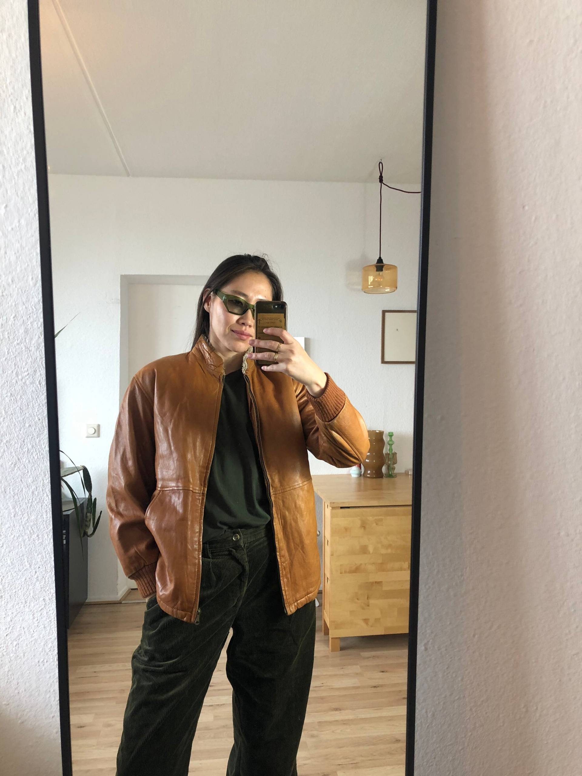 Vintage Lederjacke Mit Warmem Futter Größe S Vintage Lederjacke Mit Warmem Futter Größe S von MothLabVintage
