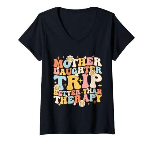 Damen Mother Daughter Trip 2025 Family Vacation Mom Daughter Retro T-Shirt mit V-Ausschnitt Damen Mother Daughter Trip 2025 Family Vacation Mom Daughter Retro T-Shirt mit V-Ausschnitt von Mother Daughter Trip It's Better Than Therapy Tee