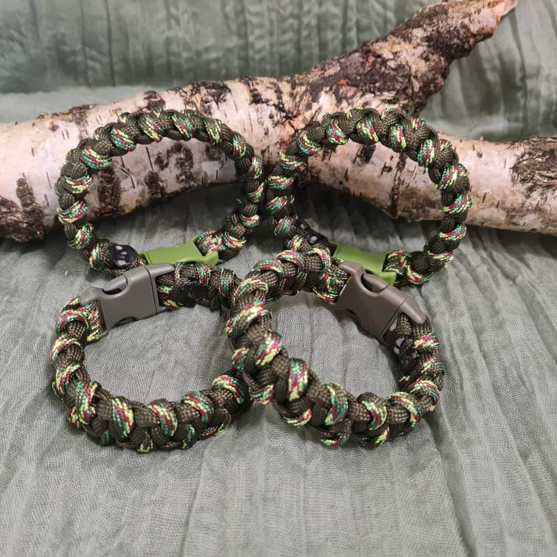 Paracord Survival Bracelet "Forest Cobra" Armeegrün-Dschungeltarnung von MotherDaugther