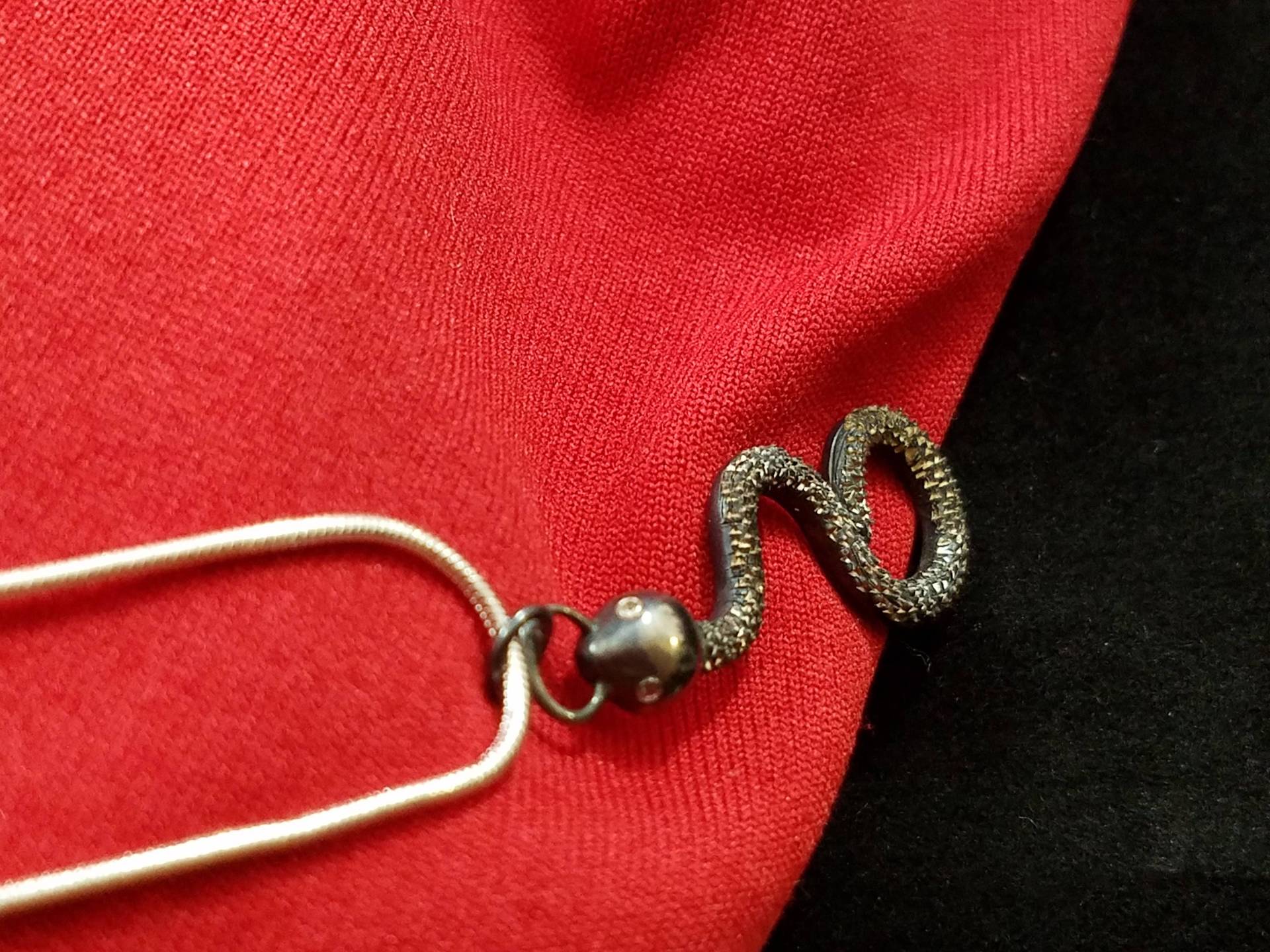 Schmuck, Sterling Silber Schlangenanhänger Mit Der Hand Graviert Skalen, Die Black Mamba Schmuck, Sterling Silber Schlangenanhänger Mit Der Hand Graviert Skalen, Die Black Mamba von MotherDrutherJewelry