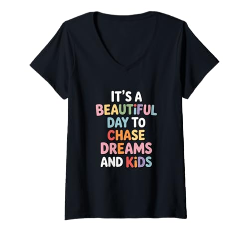 Damen Schöner Tag Chase Dreams Kids Mom Life T-Shirt mit V-Ausschnitt von Motherhood Dreams Family Love