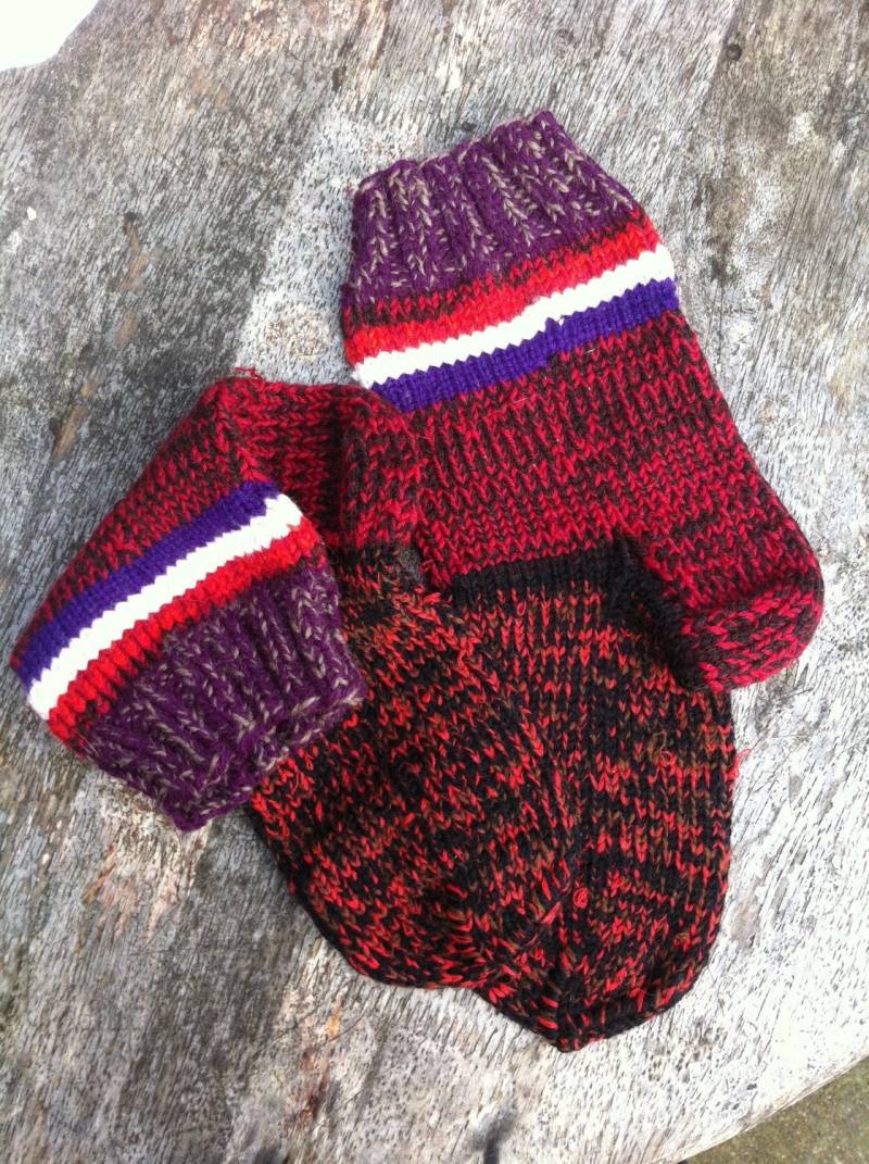 Großmutter Socken, Traditionellen Gestrickte Unisex-Socken, Rote Hand Gestrickte Bunte Socken Großmutter Socken, Traditionellen Gestrickte Unisex-Socken, Rote Hand Gestrickte Bunte Socken von MotiejusYarns